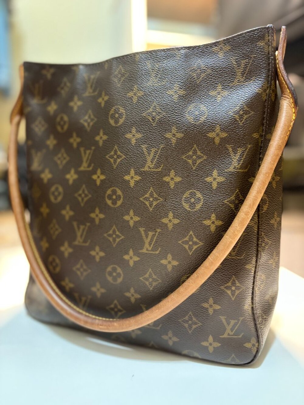 Authentic Louis Vuitton Looping GM - Picture 3 of 9